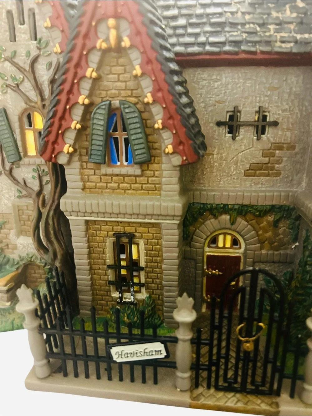 Dept 56 Dickens  Great Expectations Satis Manor  House Classics retired.